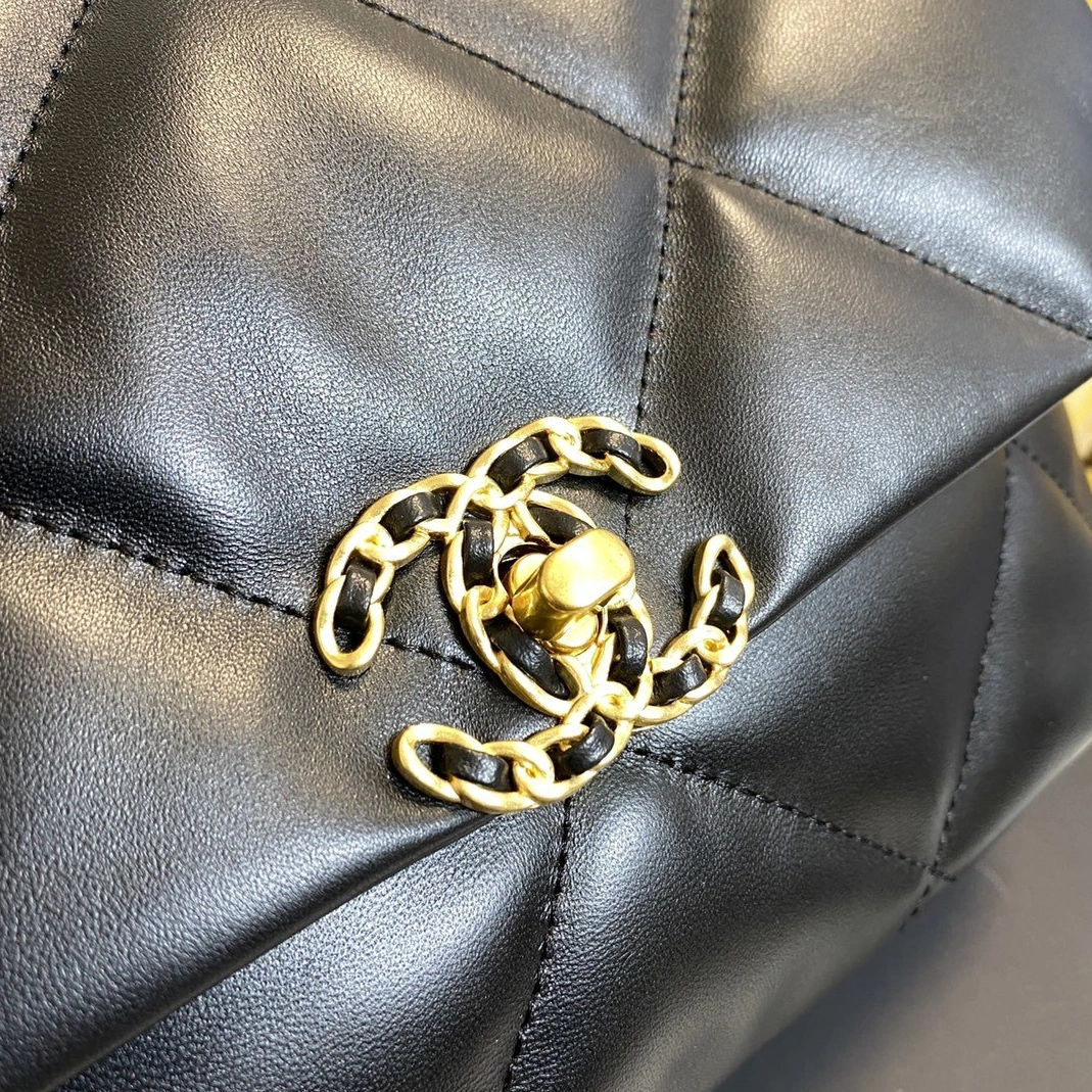 Affordable 7995 Chanel AAA Messenger Bags For Women