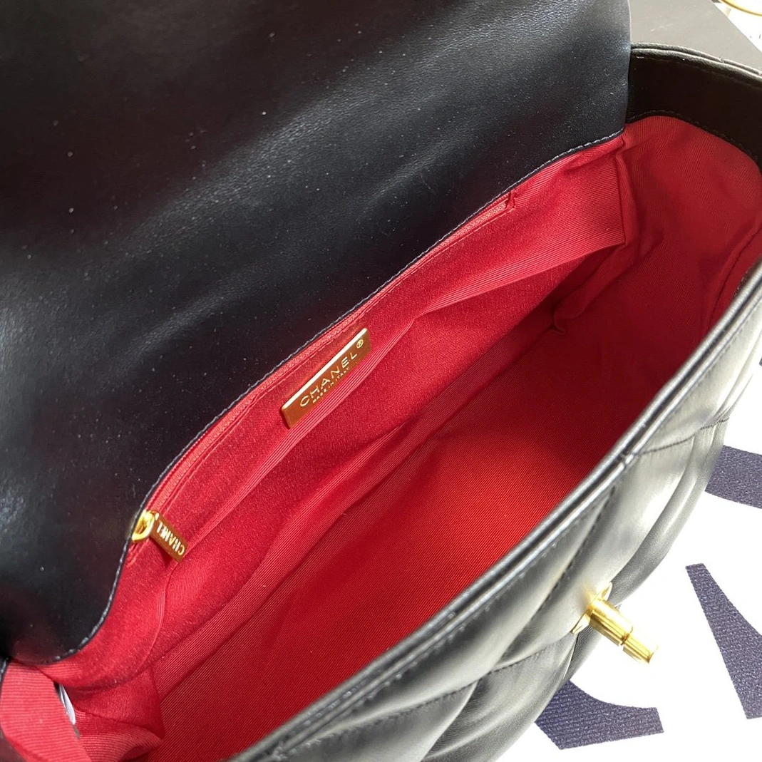 Affordable 7995 Chanel AAA Messenger Bags For Women