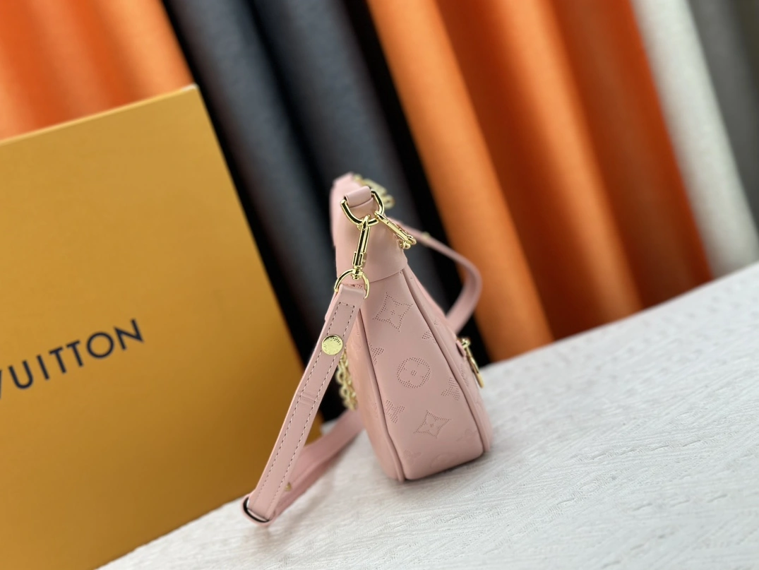 Affordable 8057 Louis Vuitton AAA Quality Messenger Bags For Women