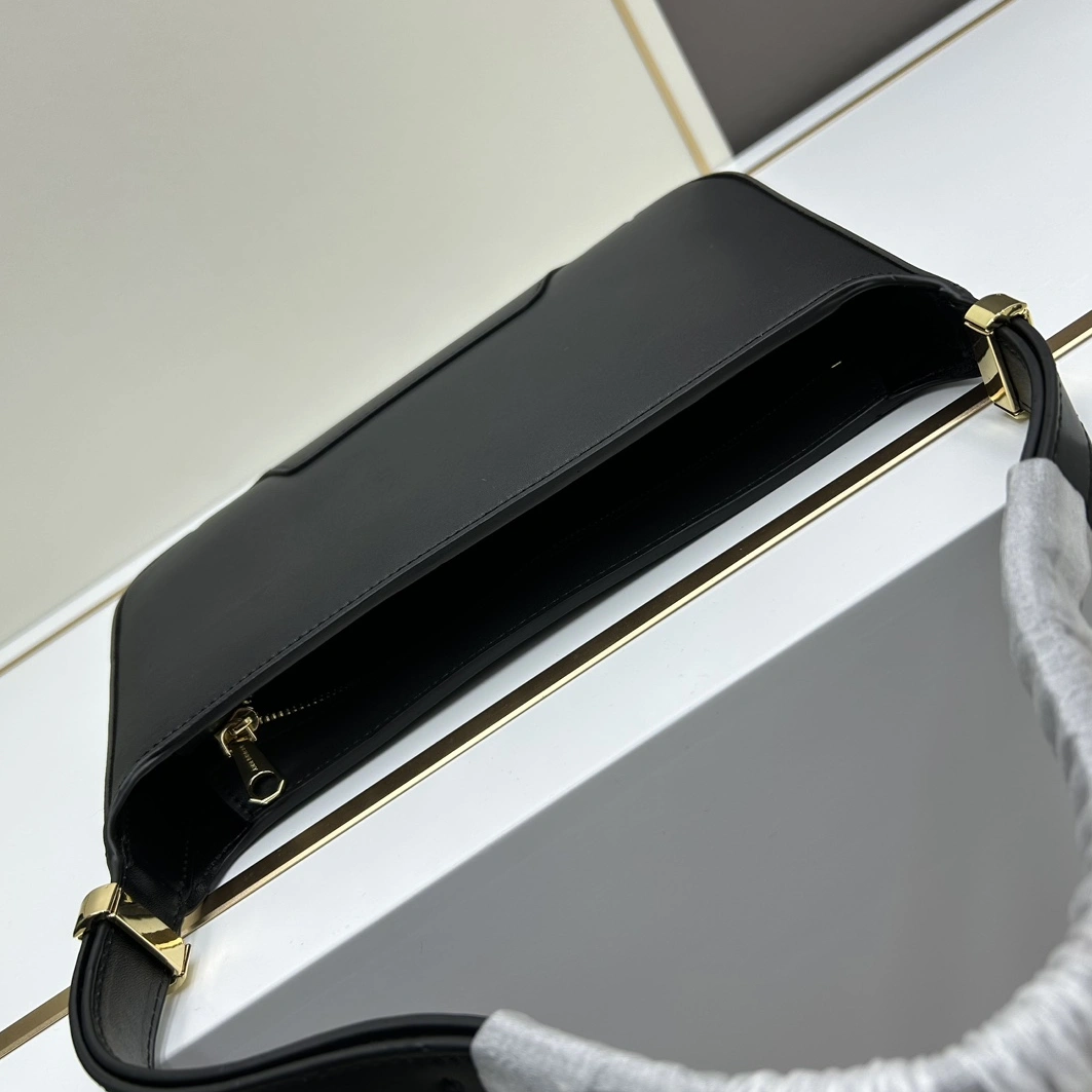 Affordable 8136 Burberry AAA Quality Shoulder Bags For Women