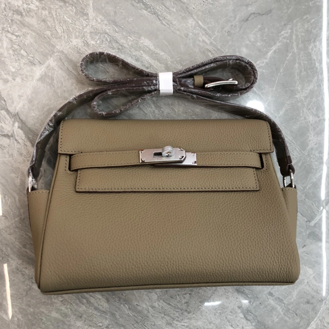 Affordable 8157 Hermes AAA Quality Messenger Bags For Women
