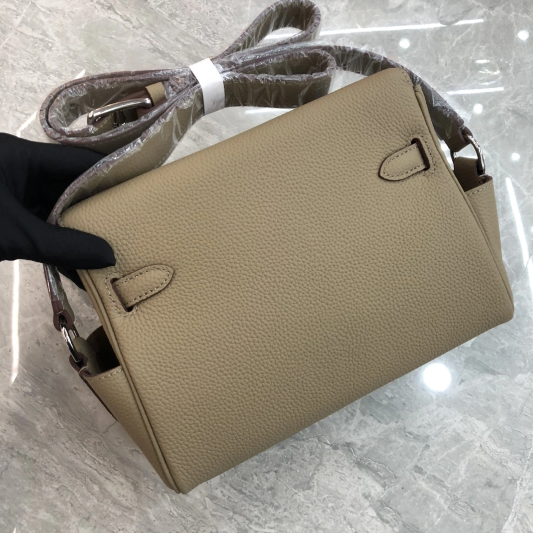 Affordable 8157 Hermes AAA Quality Messenger Bags For Women