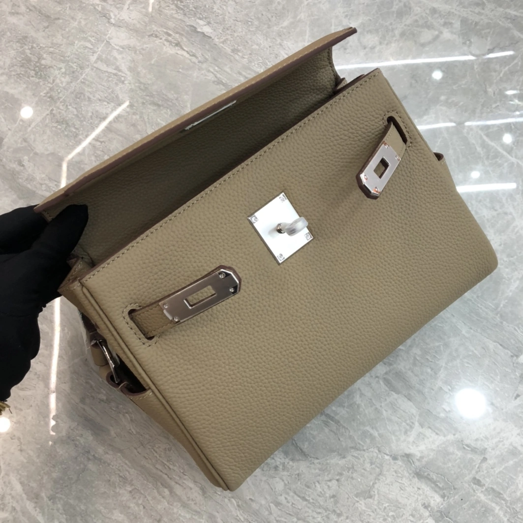 Affordable 8157 Hermes AAA Quality Messenger Bags For Women