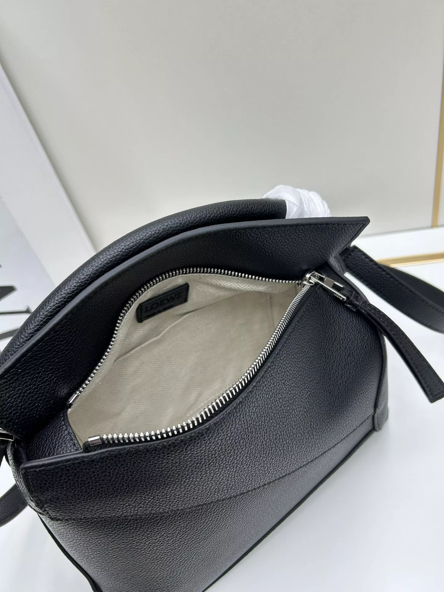 Affordable 8170 LOEWE AAA Quality Messenger Bags For Women