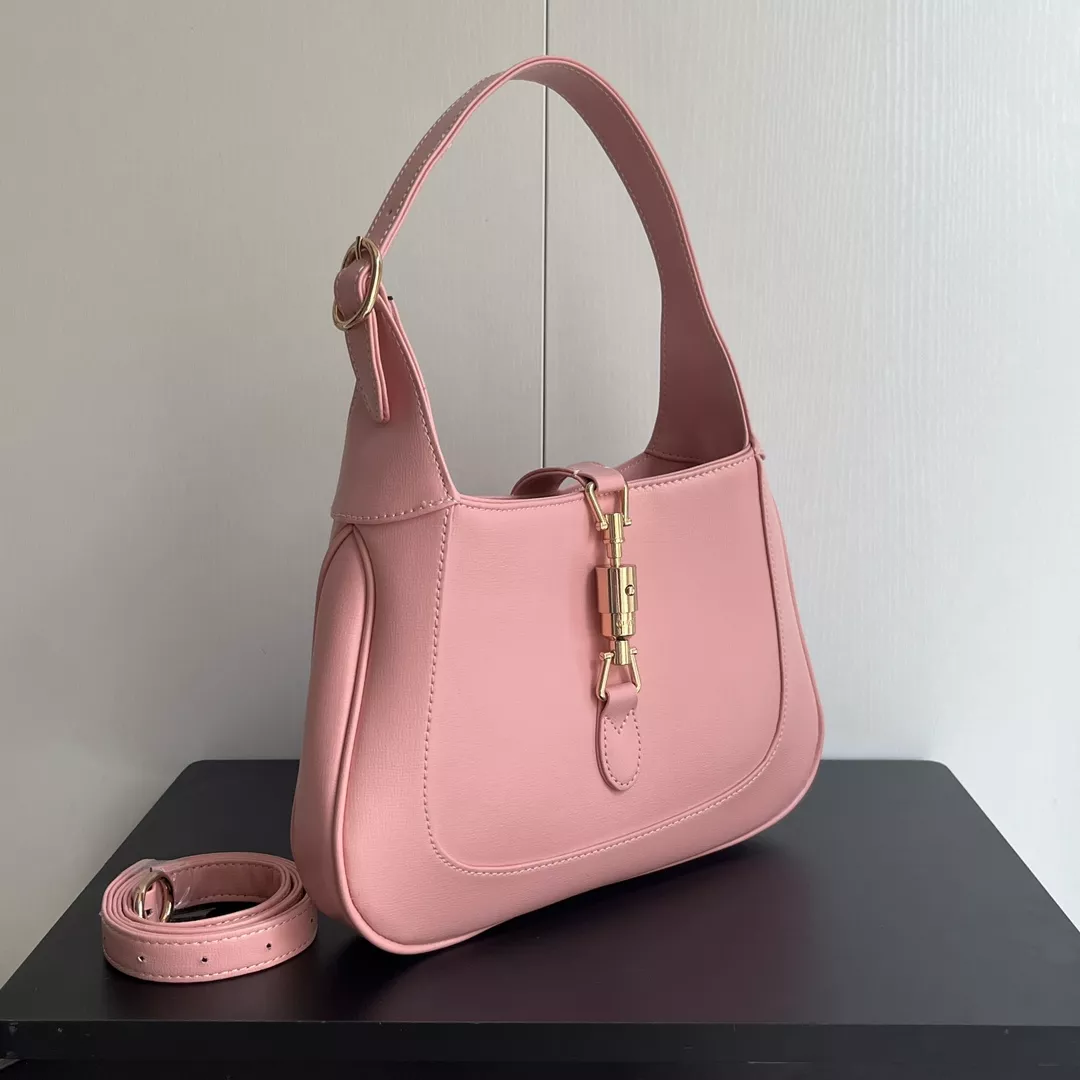 Affordable 8265 Gucci AAA Quality Shoulder Bags For Women