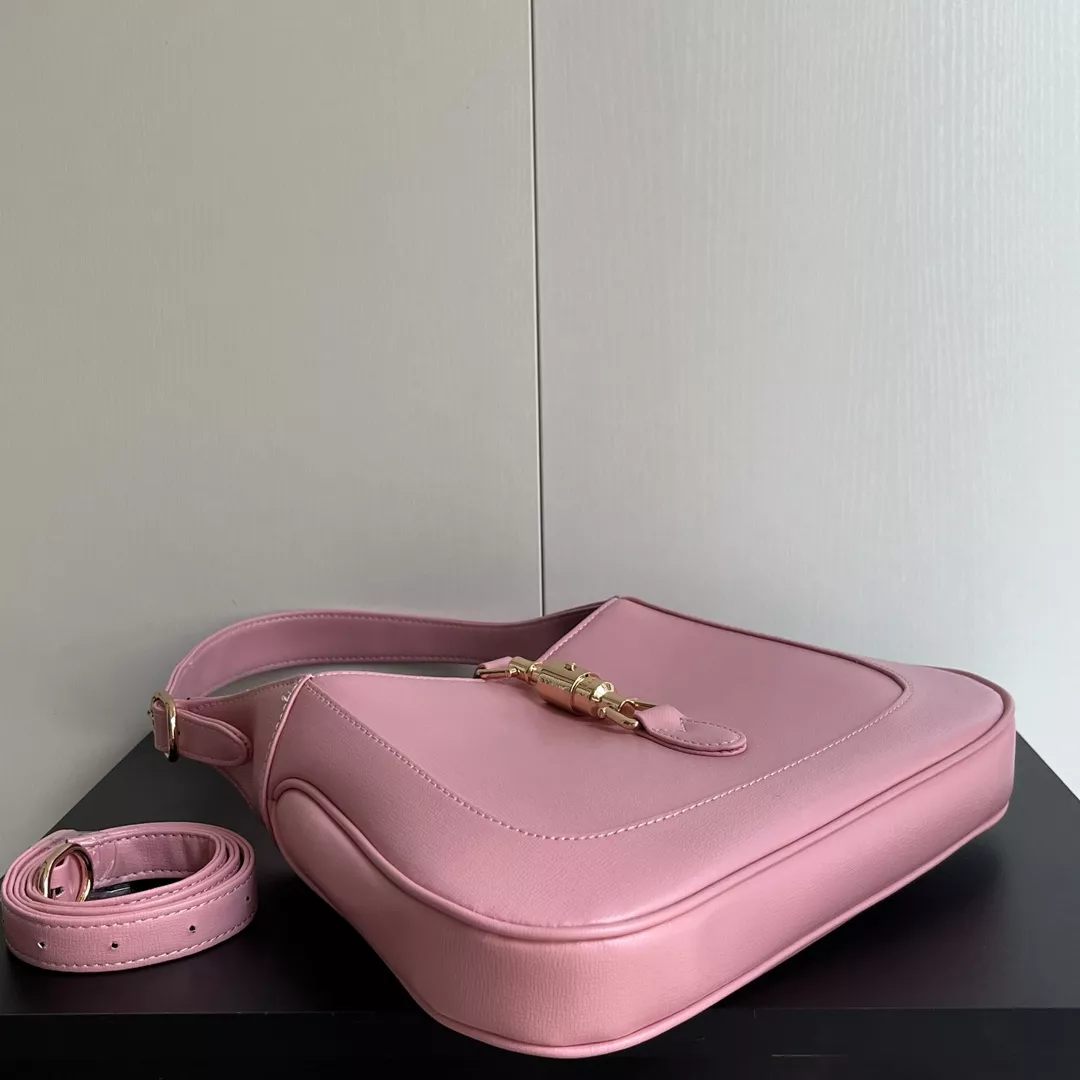 Affordable 8265 Gucci AAA Quality Shoulder Bags For Women
