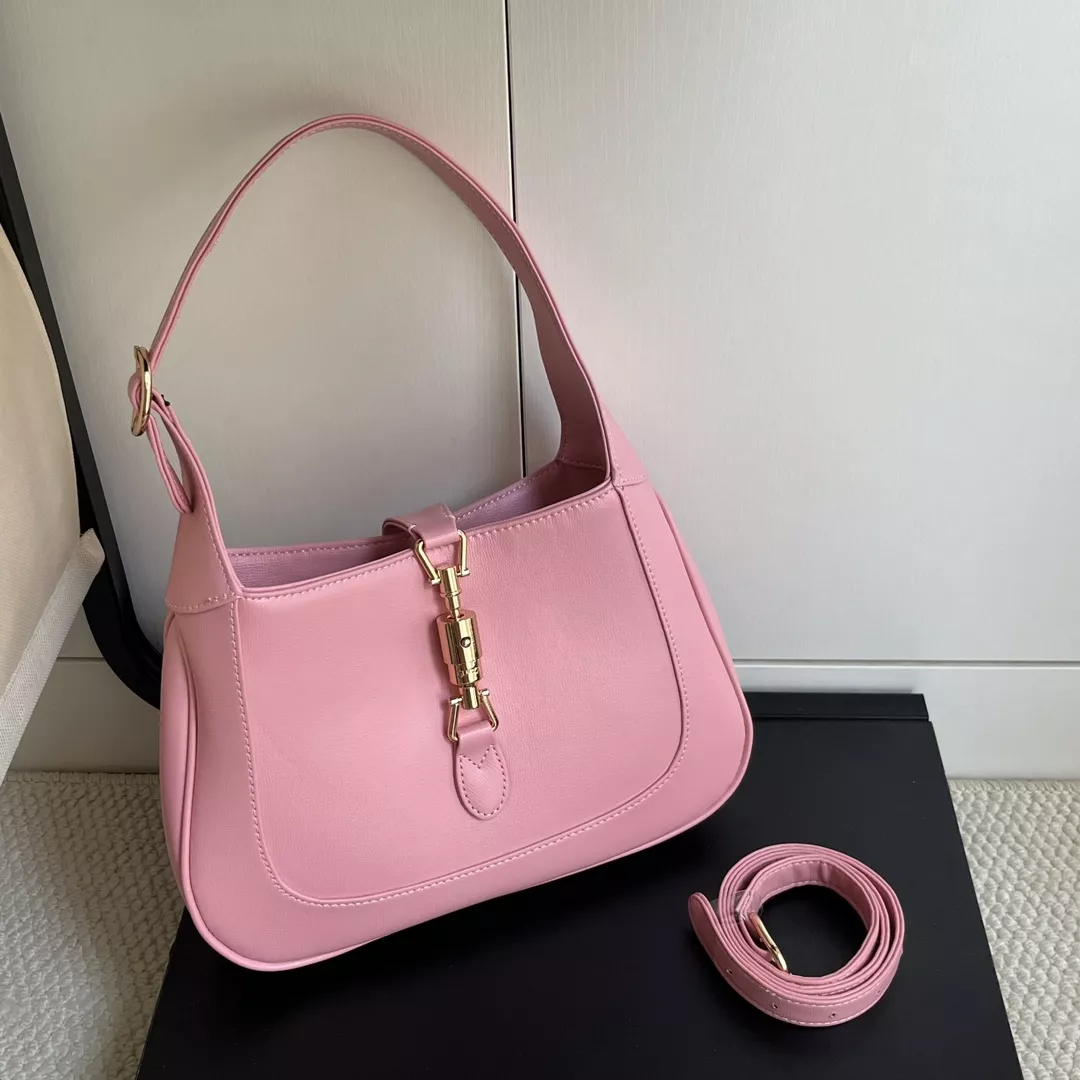 Affordable 8265 Gucci AAA Quality Shoulder Bags For Women