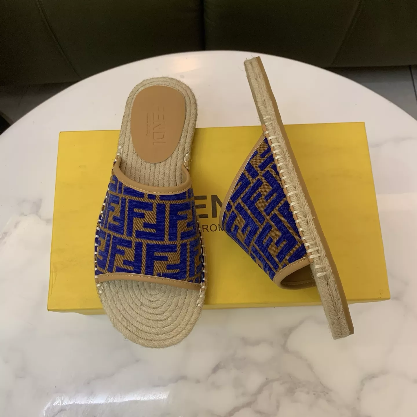 Affordable 8335 Fendi Slippers For Men