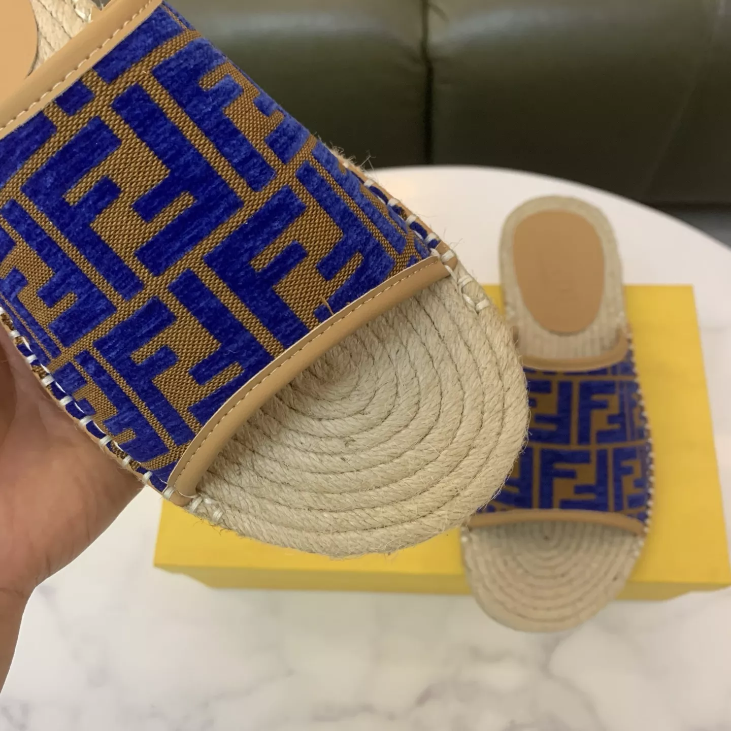 Affordable 8335 Fendi Slippers For Men