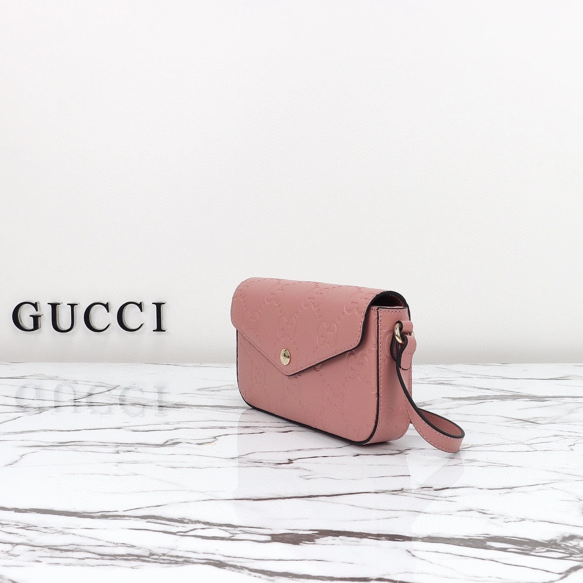 Affordable 8464 Gucci AAA Quality Messenger Bags For Women