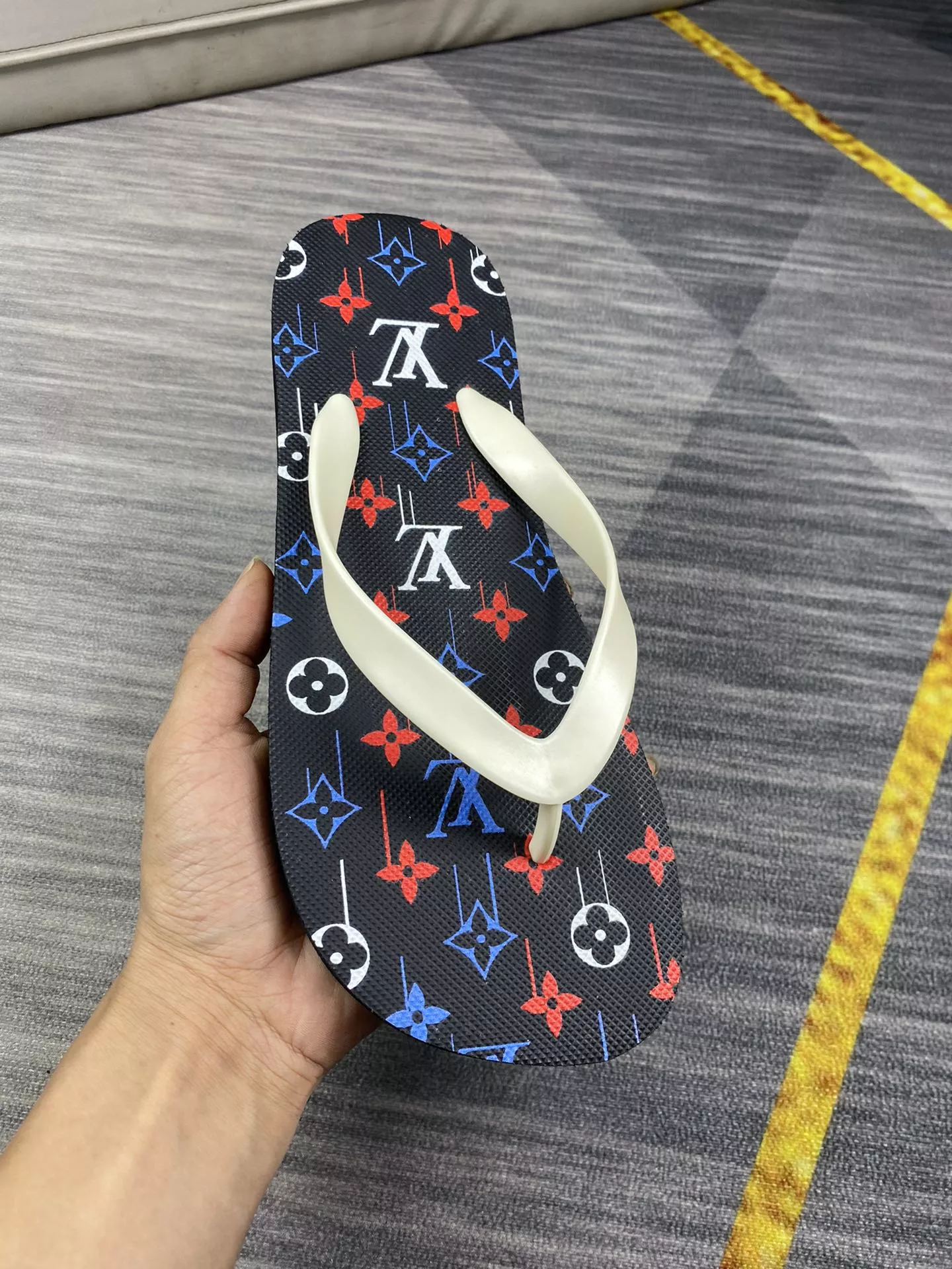 Affordable 8494 Louis Vuitton Slippers For Men
