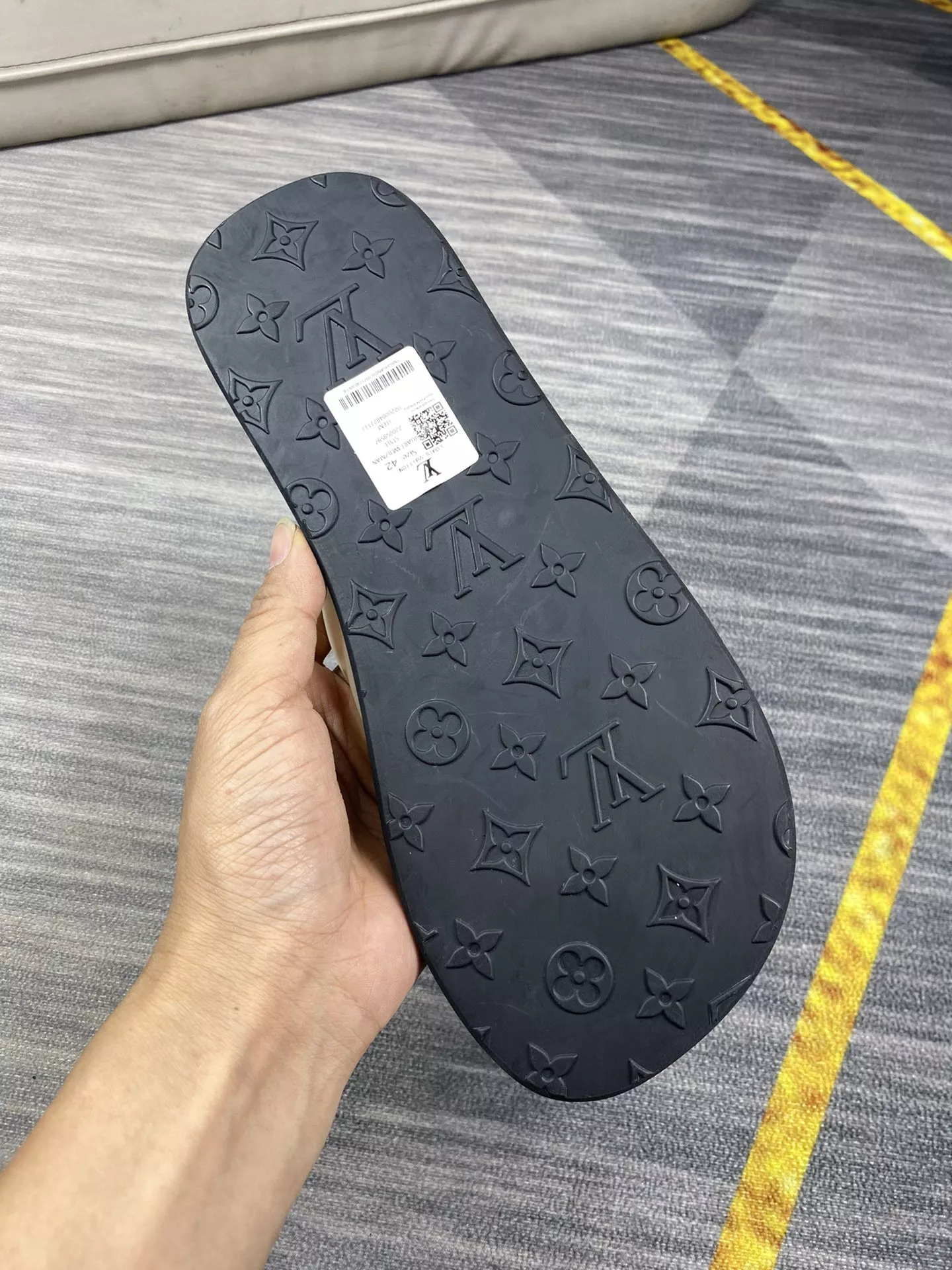 Affordable 8494 Louis Vuitton Slippers For Men
