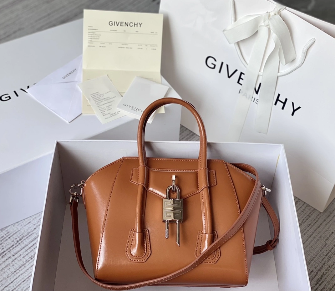 Affordable 8564 Givenchy AAA Quality Handbags For Women