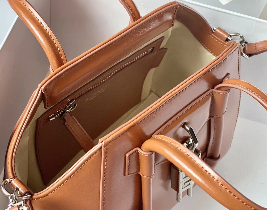 Affordable 8564 Givenchy AAA Quality Handbags For Women