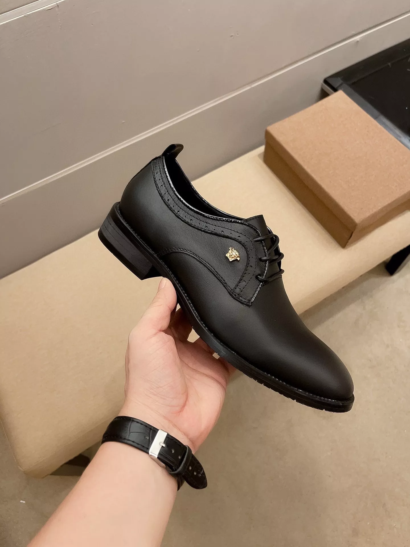Affordable 8569 Versace Leather Shoes For Men