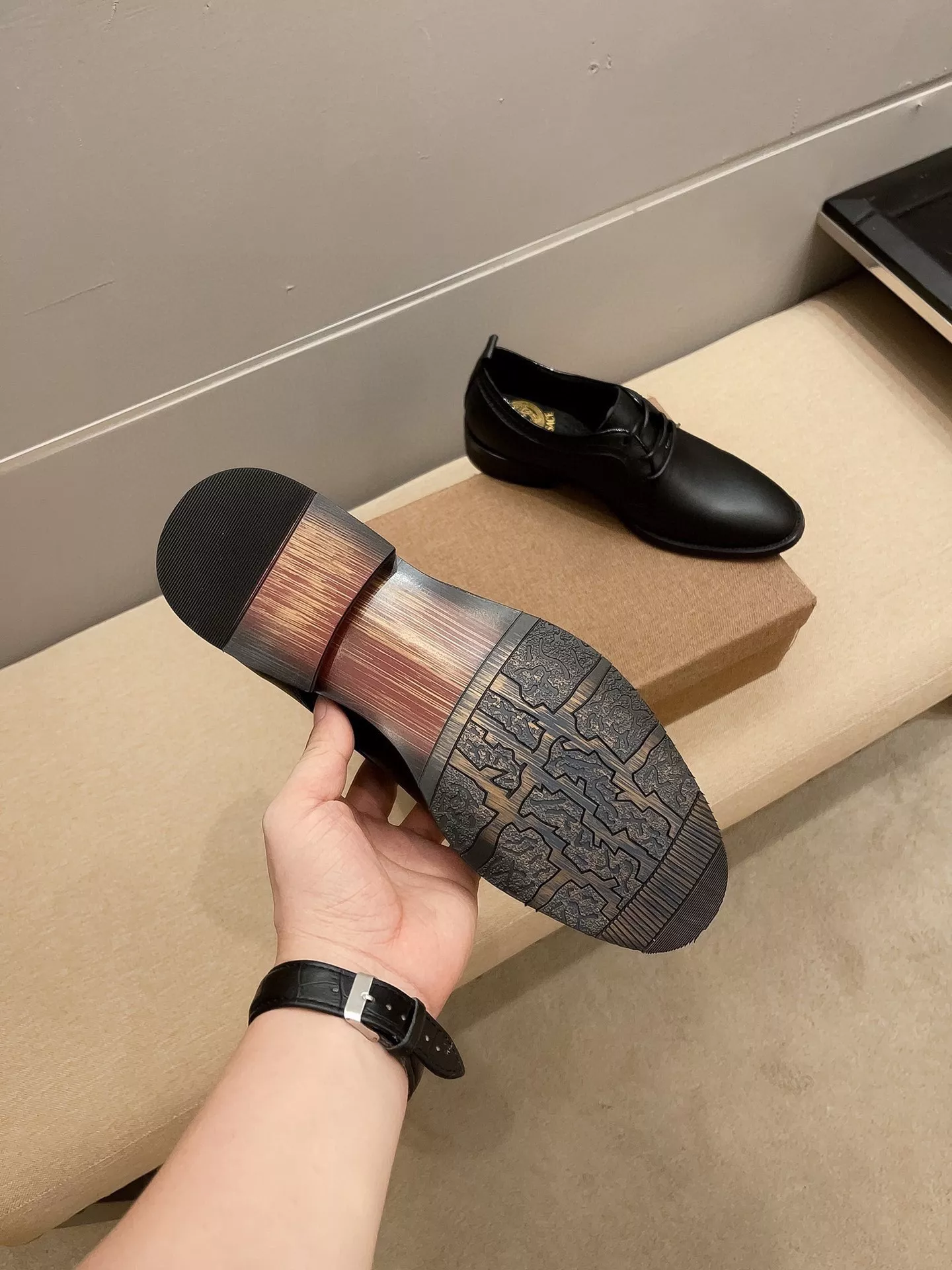 Affordable 8569 Versace Leather Shoes For Men