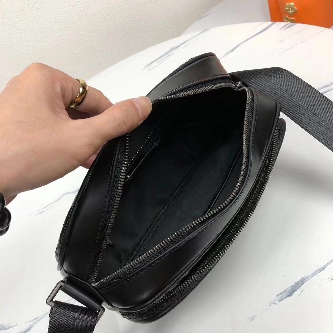 Affordable 8693 Bottega Veneta AAA Man Messenger Bags