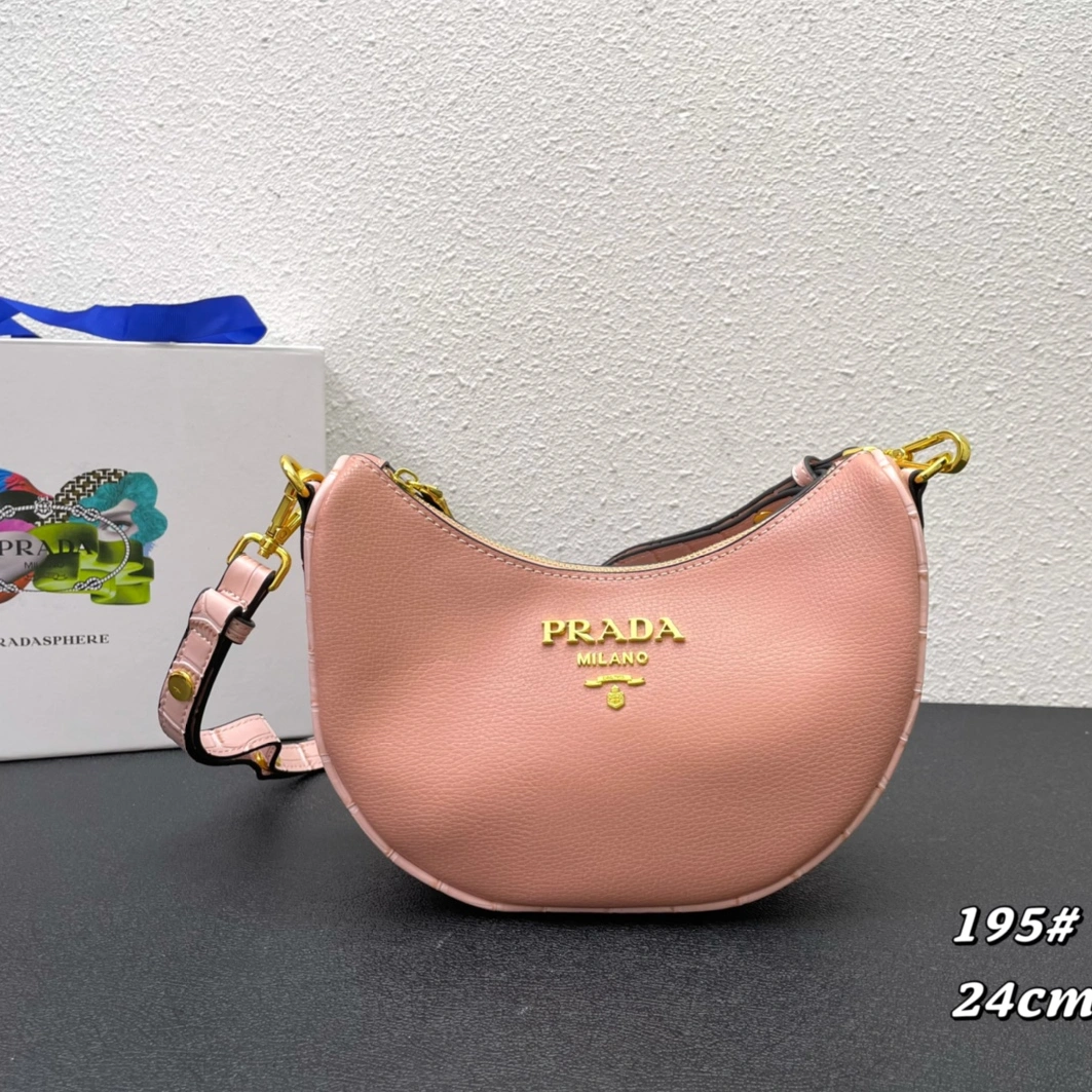 Affordable 8711 Prada AAA Quality Messenger Bags For Women
