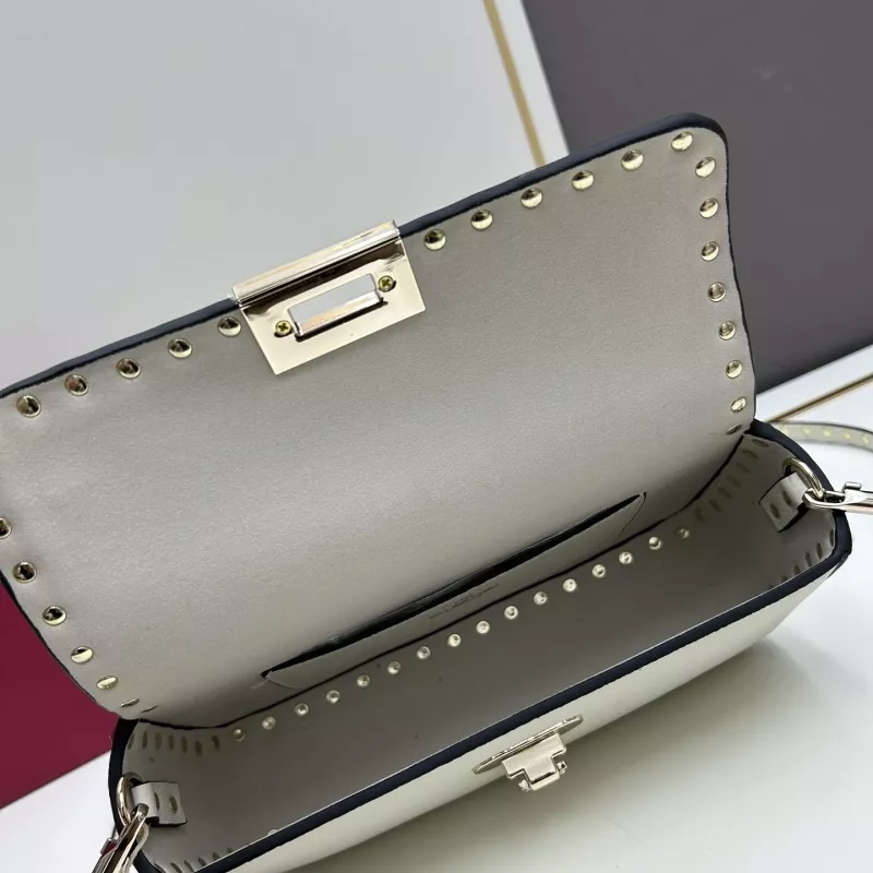 Affordable 8819 Valentino AAA Quality Messenger Bags For Women