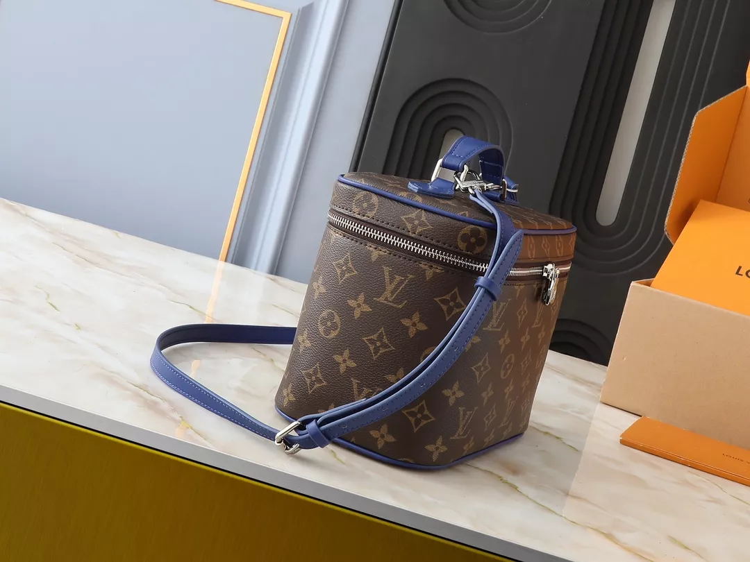 Affordable 8937 Louis Vuitton AAA Quality Handbags For Women