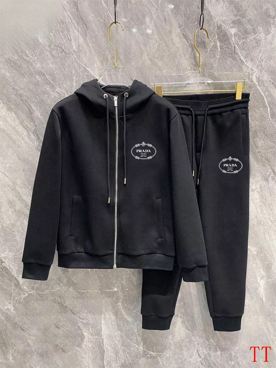 Affordable 8995 Prada Tracksuits Long Sleeved For Men