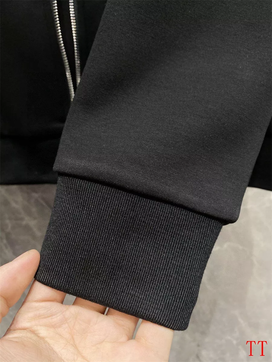 Affordable 8995 Prada Tracksuits Long Sleeved For Men