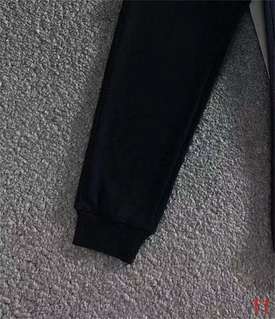 Affordable 8995 Prada Tracksuits Long Sleeved For Men