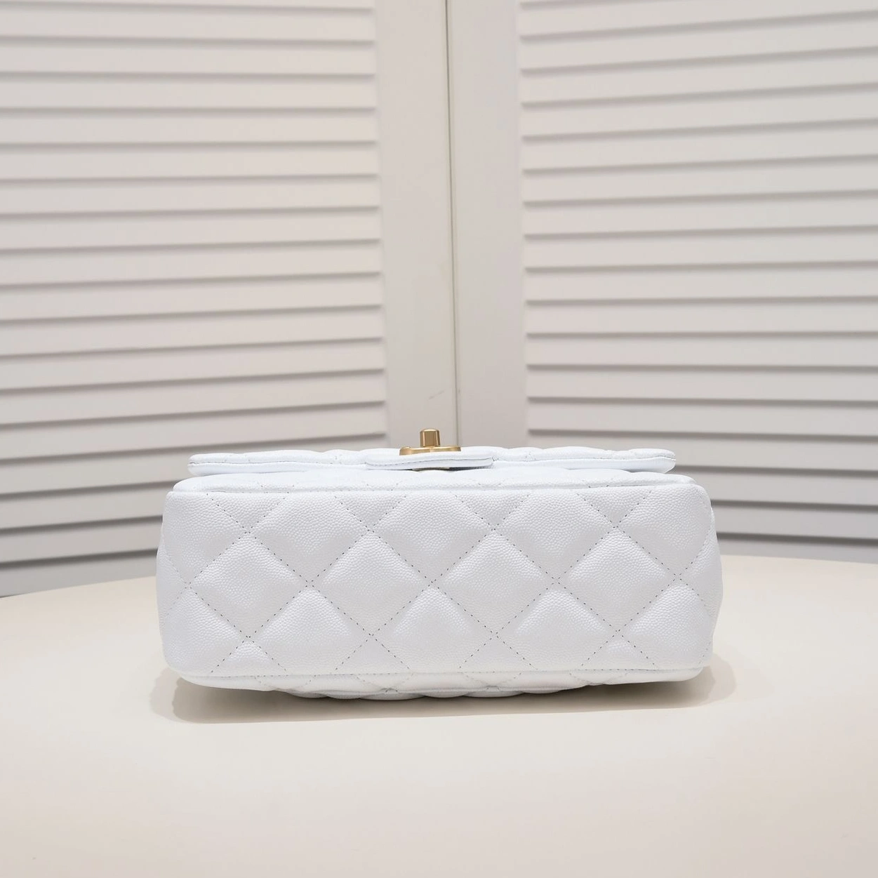 Affordable 9027 Chanel AAA Quality Messenger Bags For Women