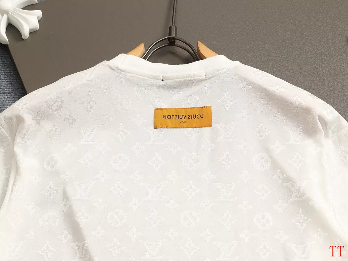 Affordable 9168 Louis Vuitton LV T-Shirts Short Sleeved For Unisex