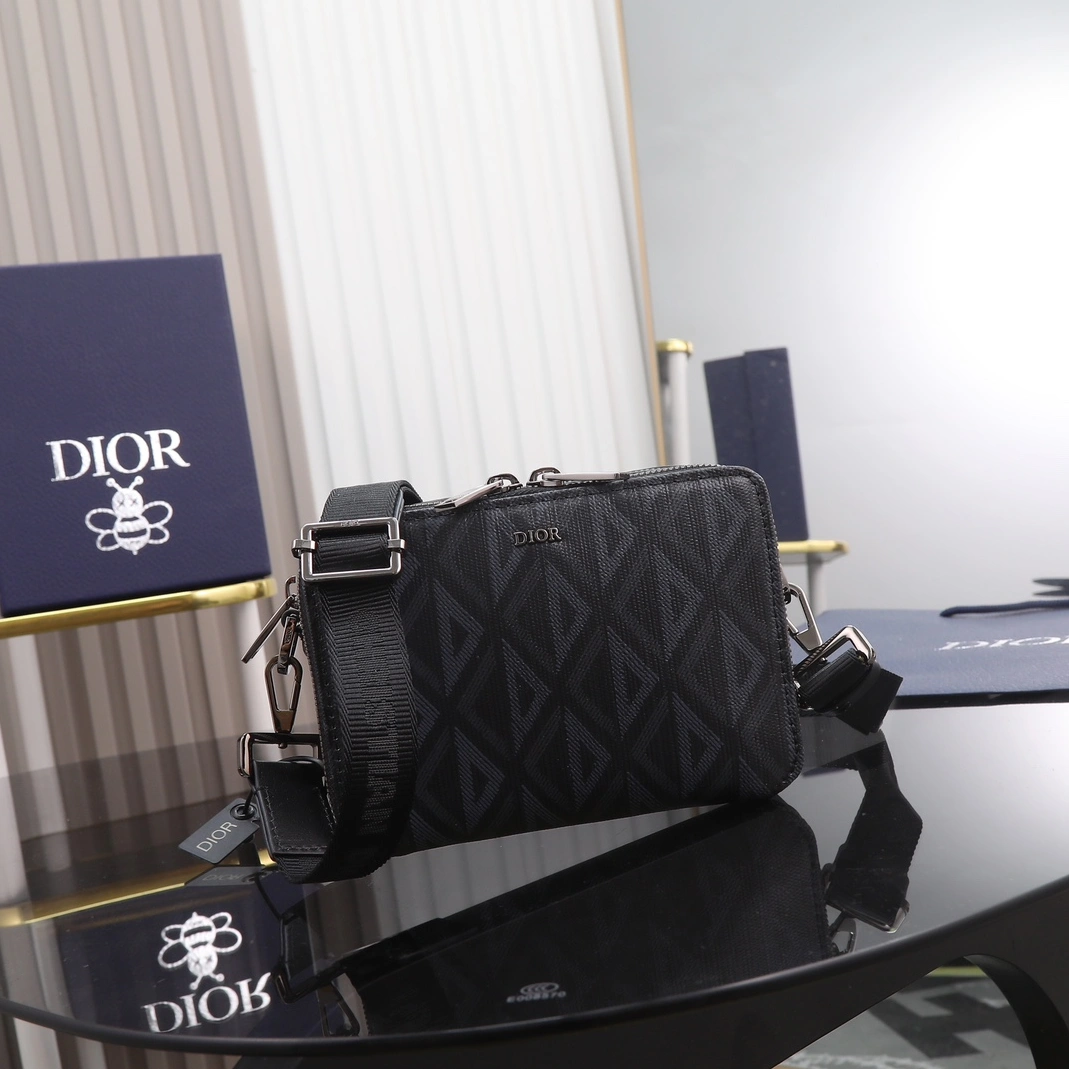 Affordable 9423 Christian Dior AAA Man Messenger Bags