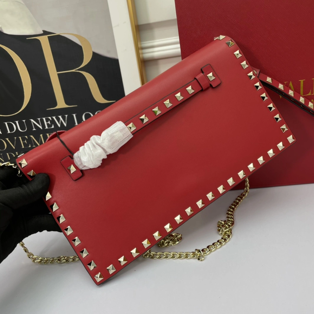 Affordable 9605 Valentino AAA Quality Messenger Bags For Women