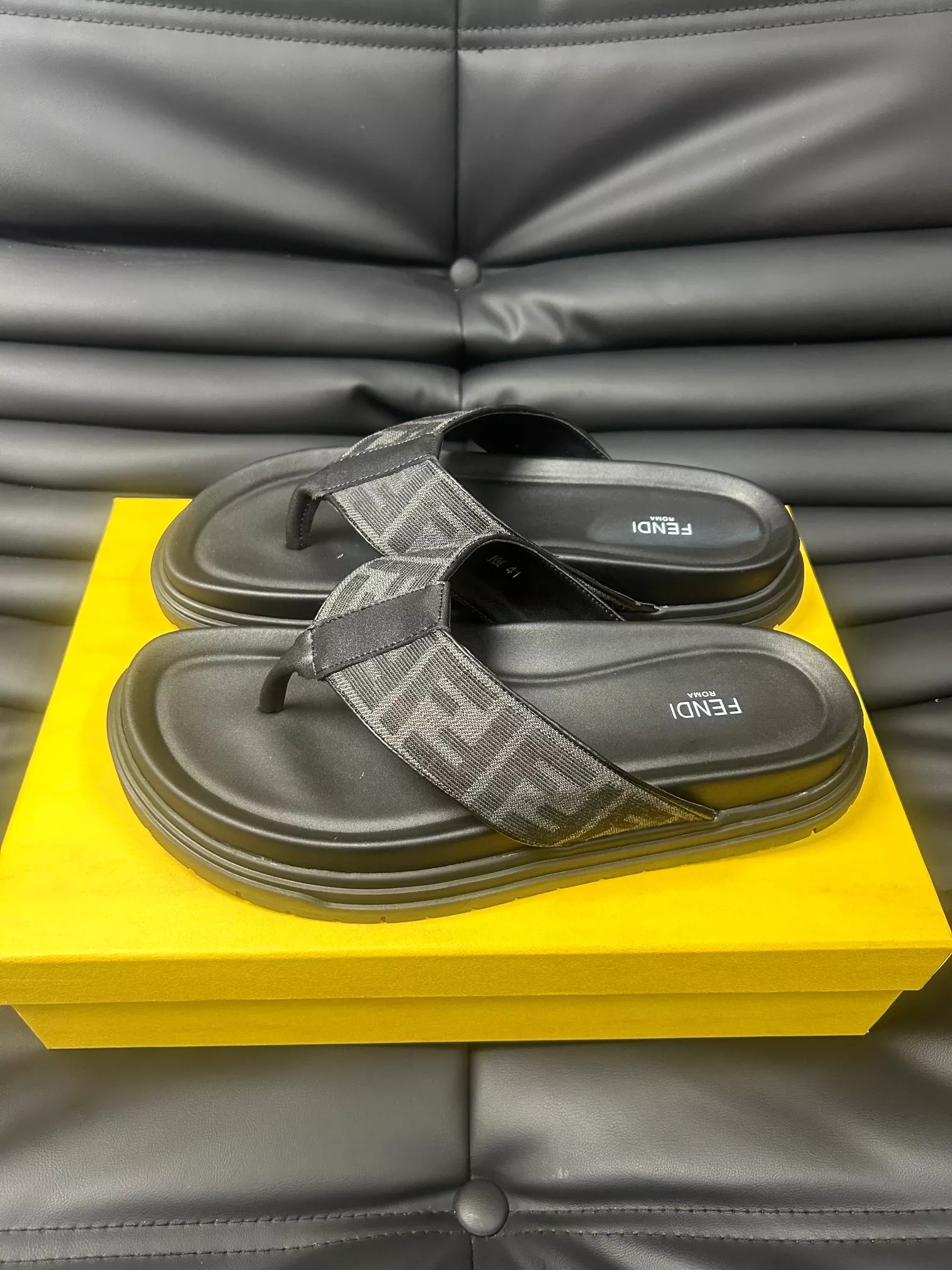 Affordable 9814 Fendi Slippers For Men