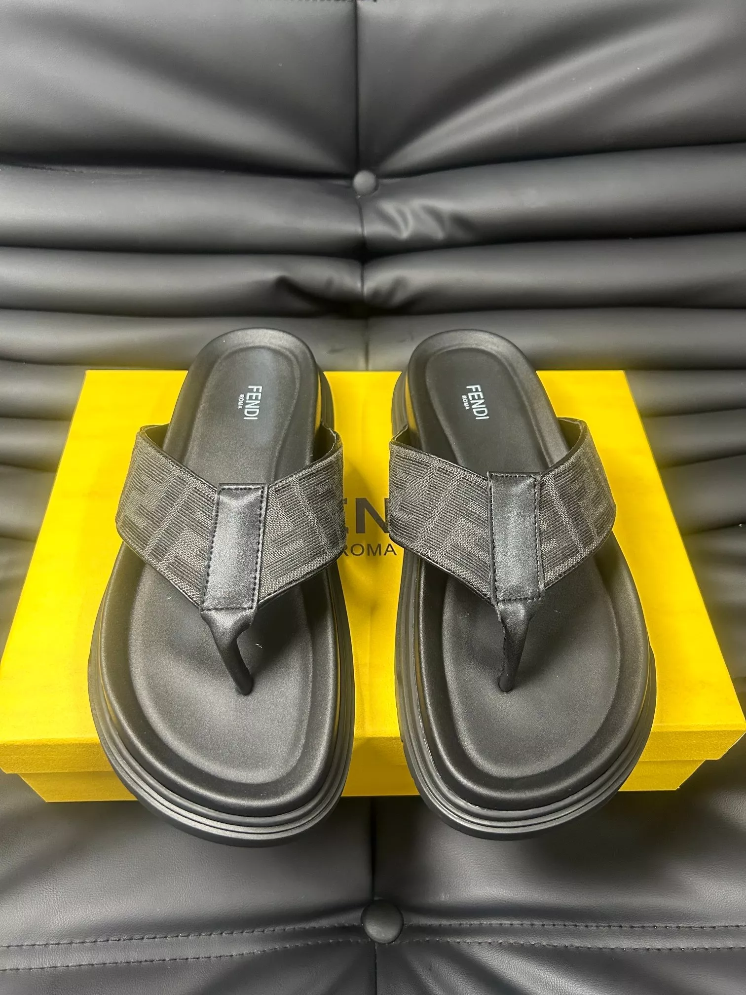 Affordable 9814 Fendi Slippers For Men