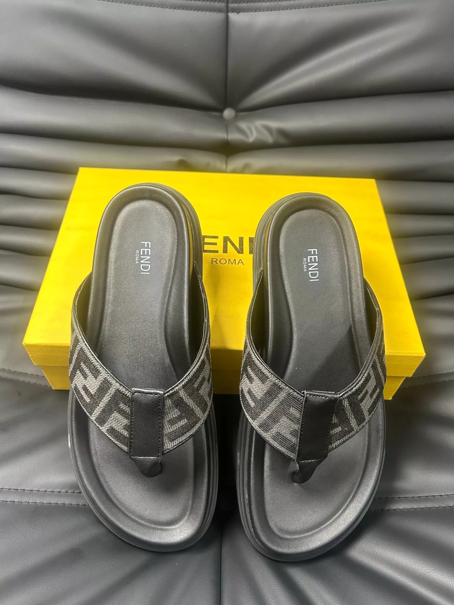 Affordable 9814 Fendi Slippers For Men