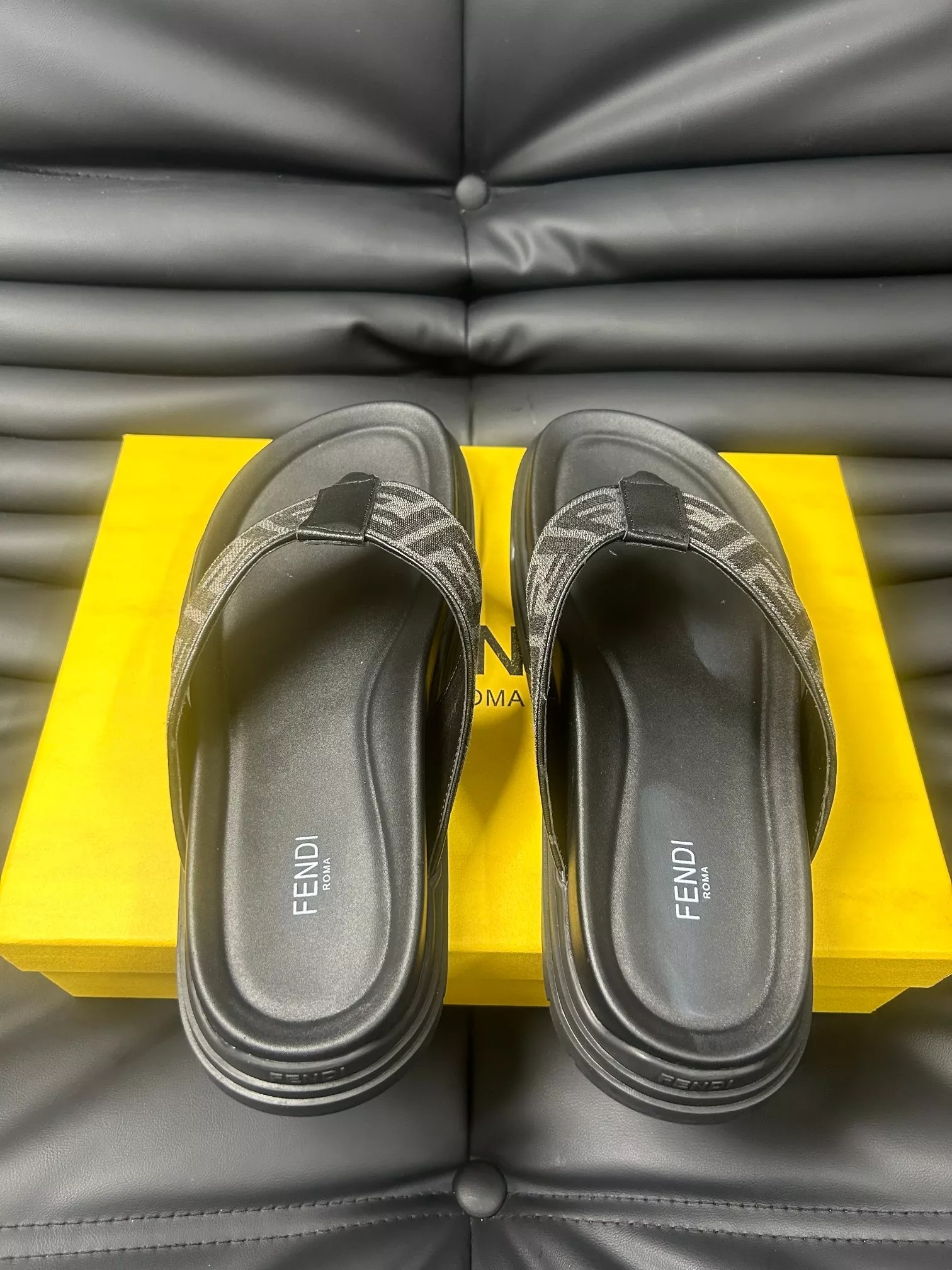Affordable 9814 Fendi Slippers For Men