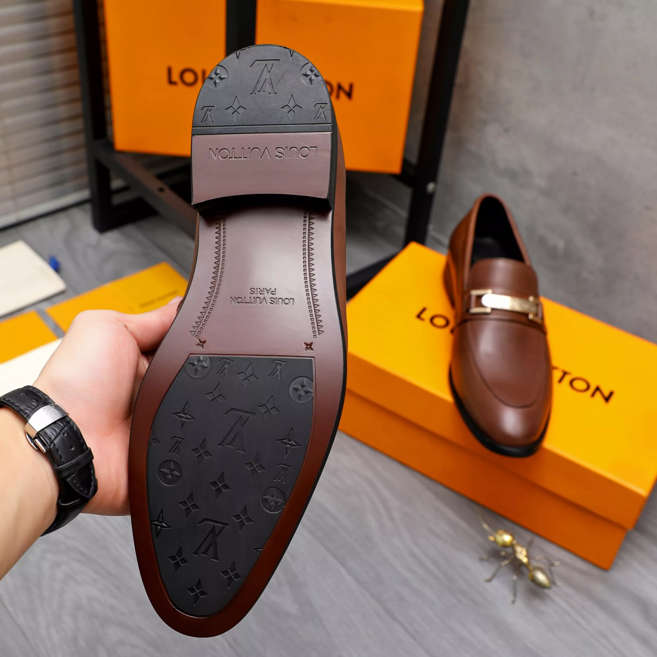 Affordable 9894 Louis Vuitton LV Oxfords Shoes For Men