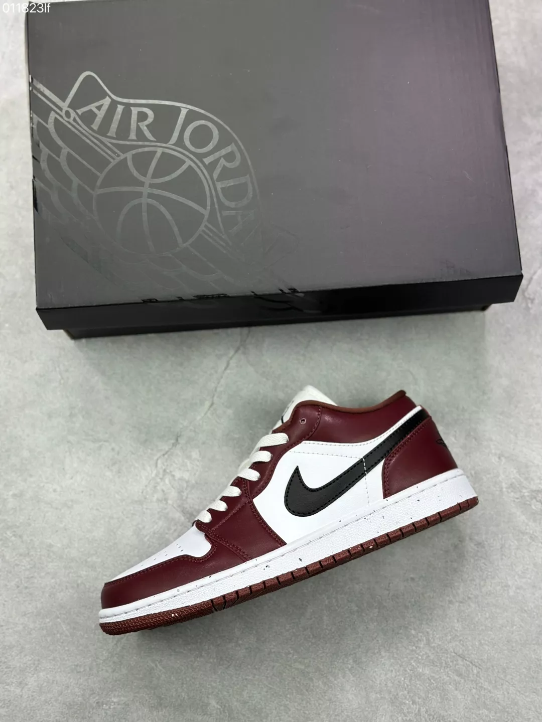 Air Jordan-1-Low For Women Minimalist 6298