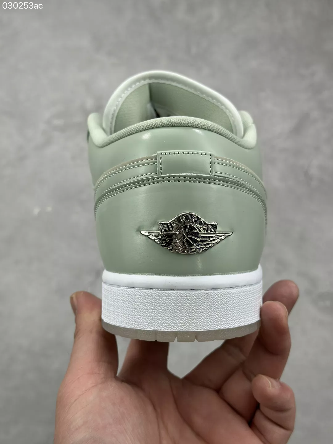 Air Jordan-1-Low For Women Sleek 3978