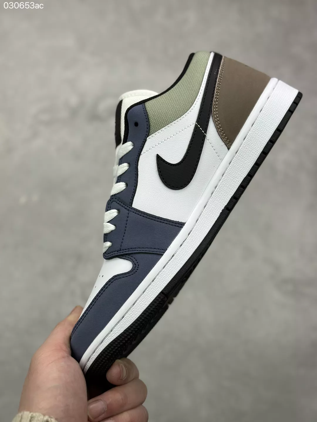 Air Jordan-1-Low For Women Timeless 3882