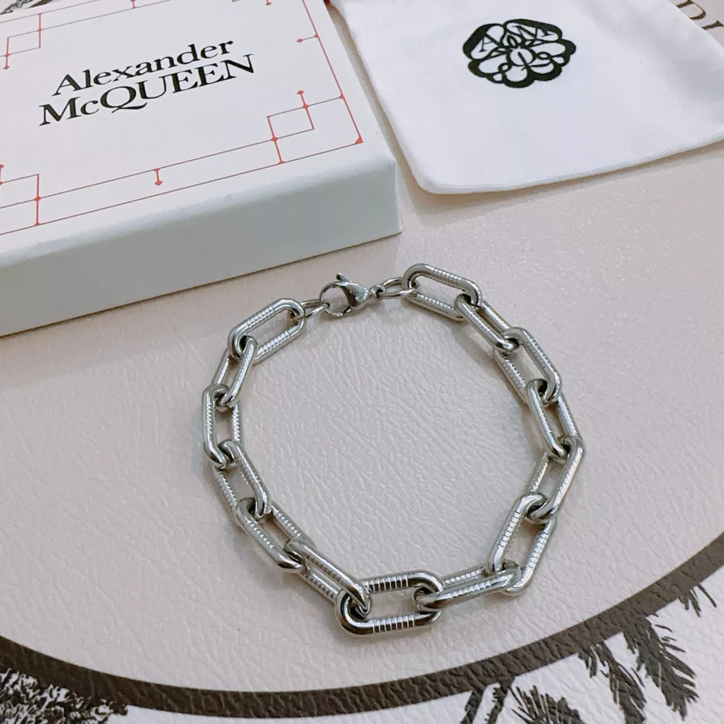 Alexander McQueen Bracelets Minimalist 9252