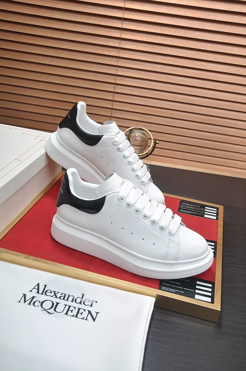 Alexander McQueen Casual Shoes For Men Breathable 1476