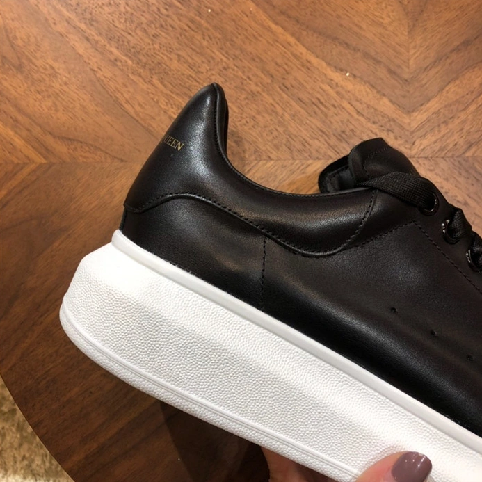 Alexander McQueen Casual Shoes For Men Classic 8181