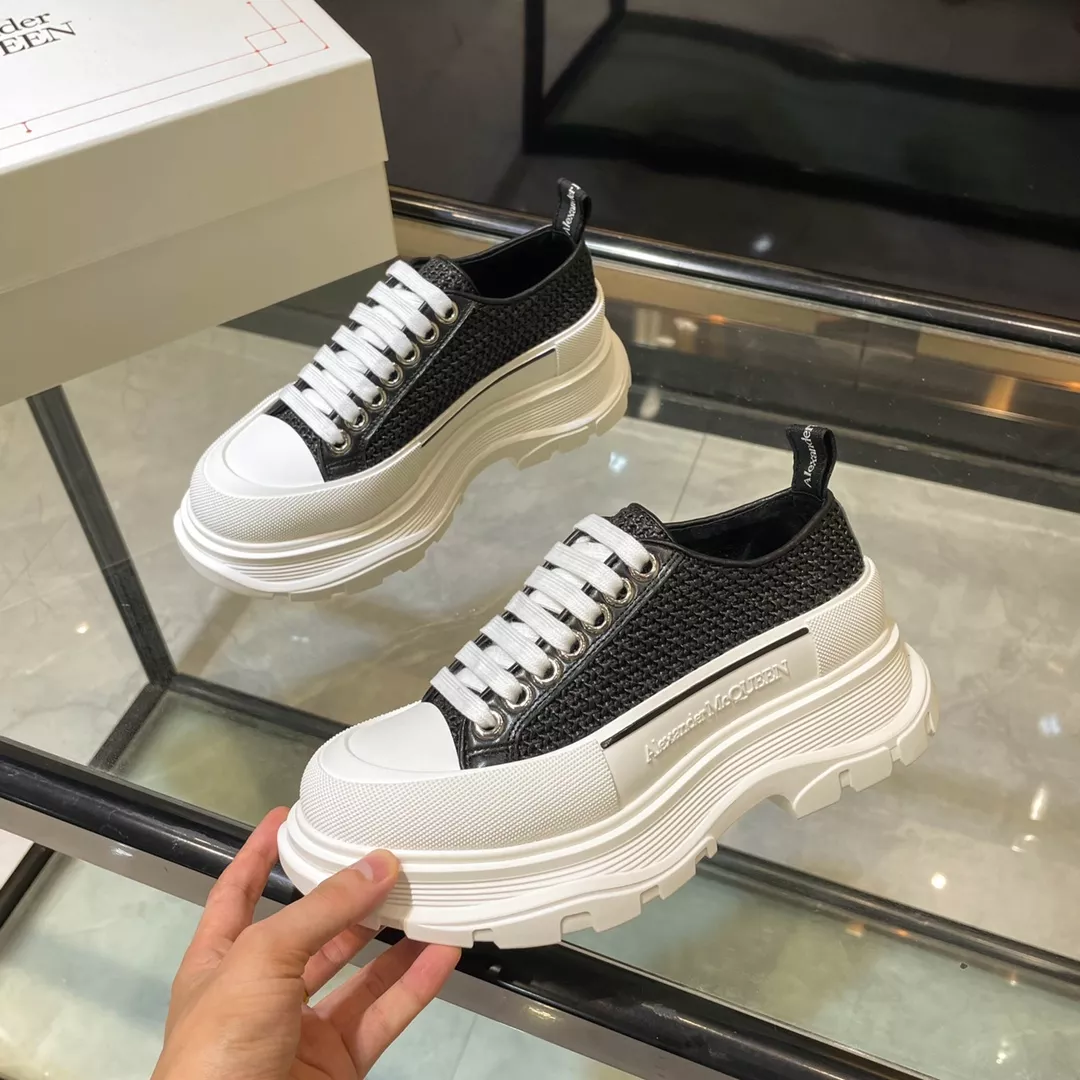 Alexander McQueen Casual Shoes For Men Classic 9101
