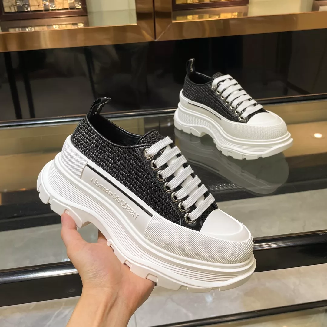 Alexander McQueen Casual Shoes For Men Classic 9101