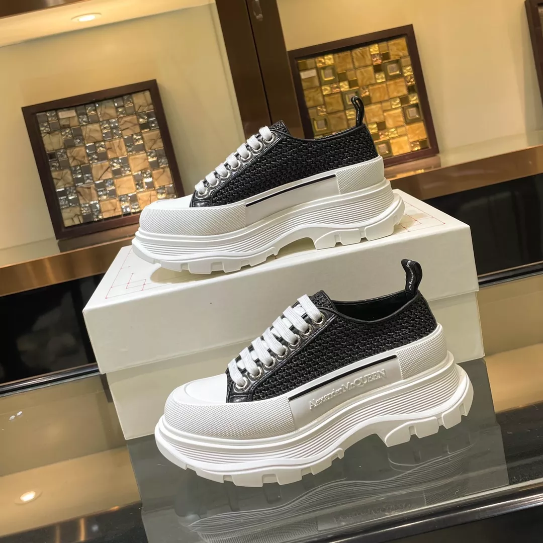 Alexander McQueen Casual Shoes For Men Classic 9101