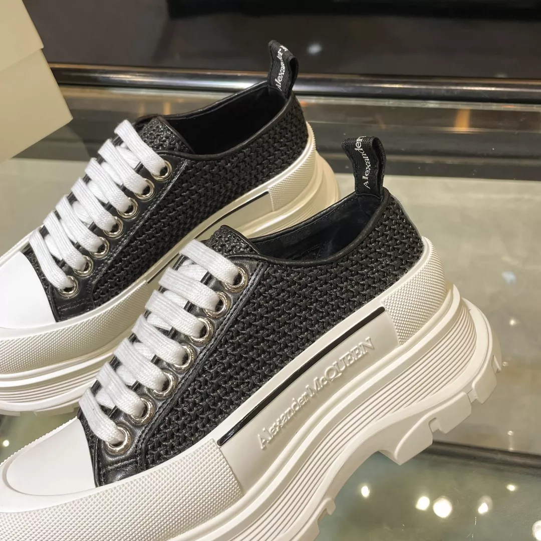 Alexander McQueen Casual Shoes For Men Classic 9101