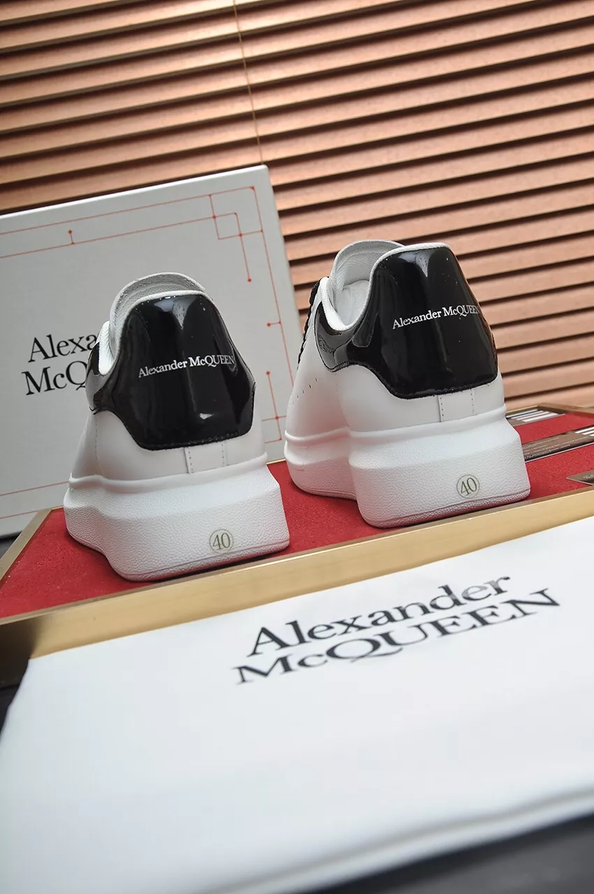 Alexander McQueen Casual Shoes For Men Compact 6838