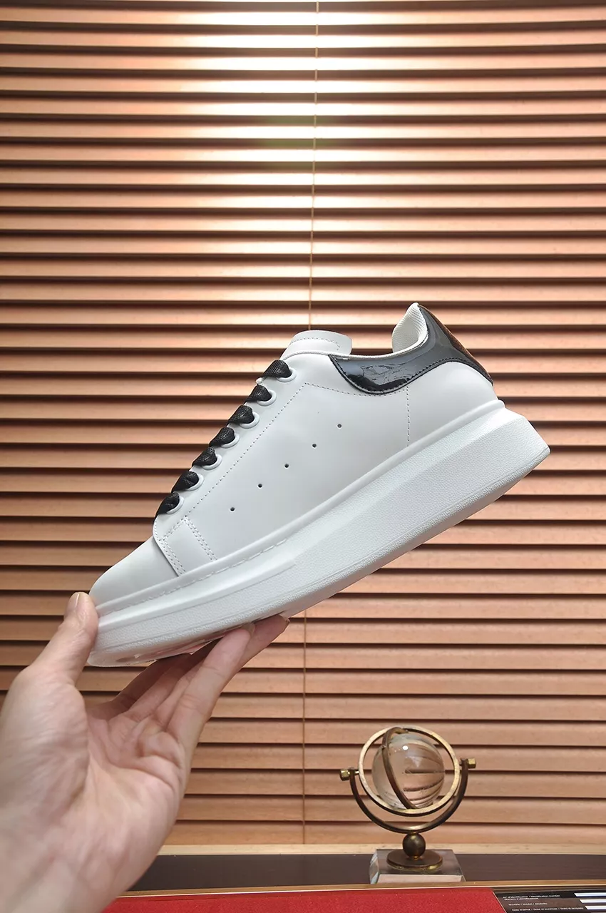 Alexander McQueen Casual Shoes For Men Compact 6838