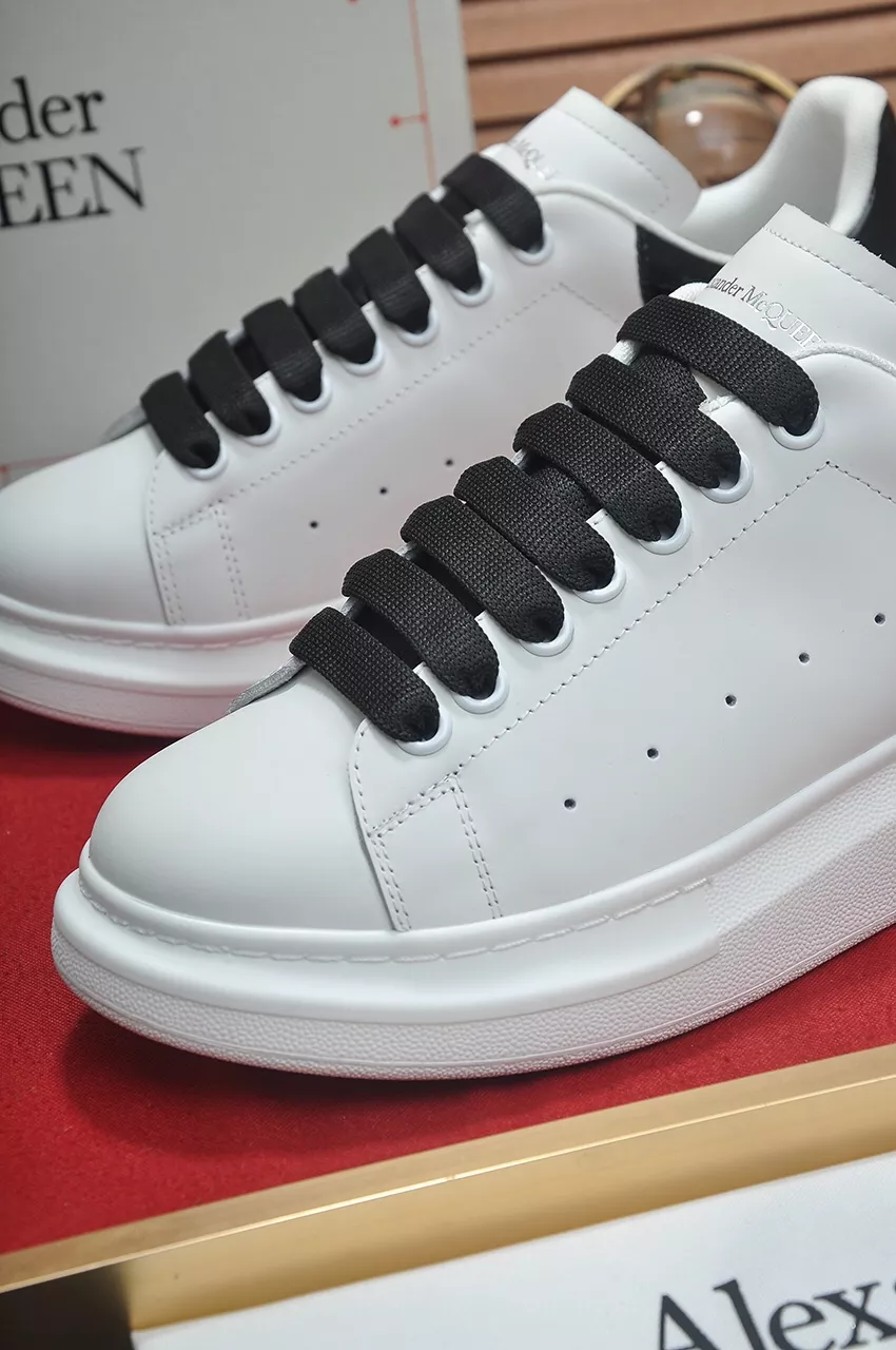 Alexander McQueen Casual Shoes For Men Compact 6838