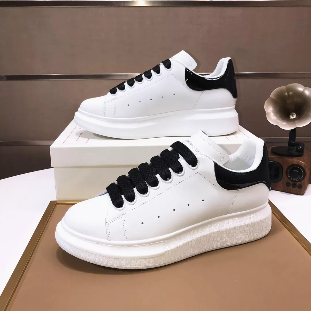 Alexander McQueen Casual Shoes For Men Compact 8038